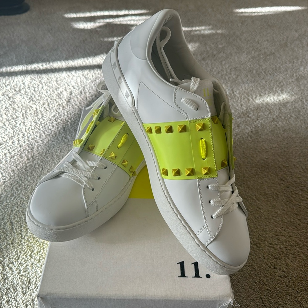 Men’s Valentino shoes never worn!